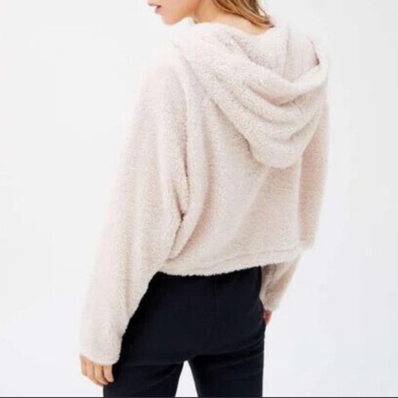 😊🧸Urban Outfitters Teddy Jacket Fleece Hooded Long Sleeve Cropped 🧸😊~ med - Picture 3 of 13